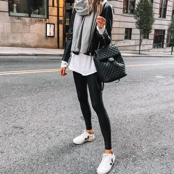 SPANX Black Faux Leather Leggings M - Picture 10 of 10